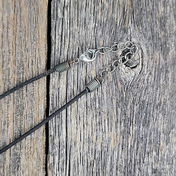 Crystal arrowhead necklace Length 20" - Picture 6 of 6